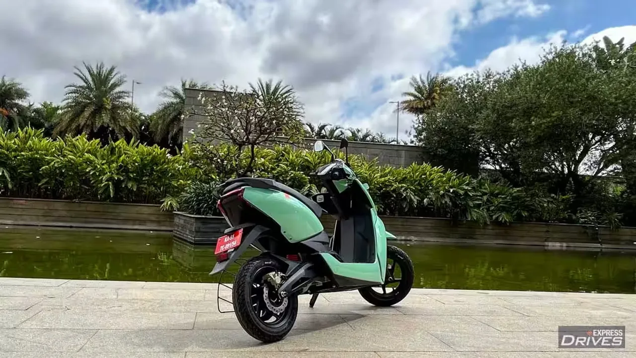 Top 5 electric scooters, October 2023 top 5 e-scooters, electric scooter market, Best-selling electric scooters, Ola, TVS, TVS iQube, Bajaj, Bajaj Chetak, Ather, EV startup, Greaves, Greaves Electric, टॉप 5 इलेक्ट्रिक स्कूटर्स, अक्टूबर 2023 टॉप 5 ई-स्कूटर्स, इलेक्ट्रिक स्कूटर मार्केट, बेस्ट सेलिंग इलेक्ट्रिक स्कूटर्स, ओला, टीवीएस, टीवीएस आईक्यूब, बजाज, बजाज चेतक, एथर, ईवी स्टार्टअप, ग्रीव्स, ग्रीव्स इलेक्ट्रिक