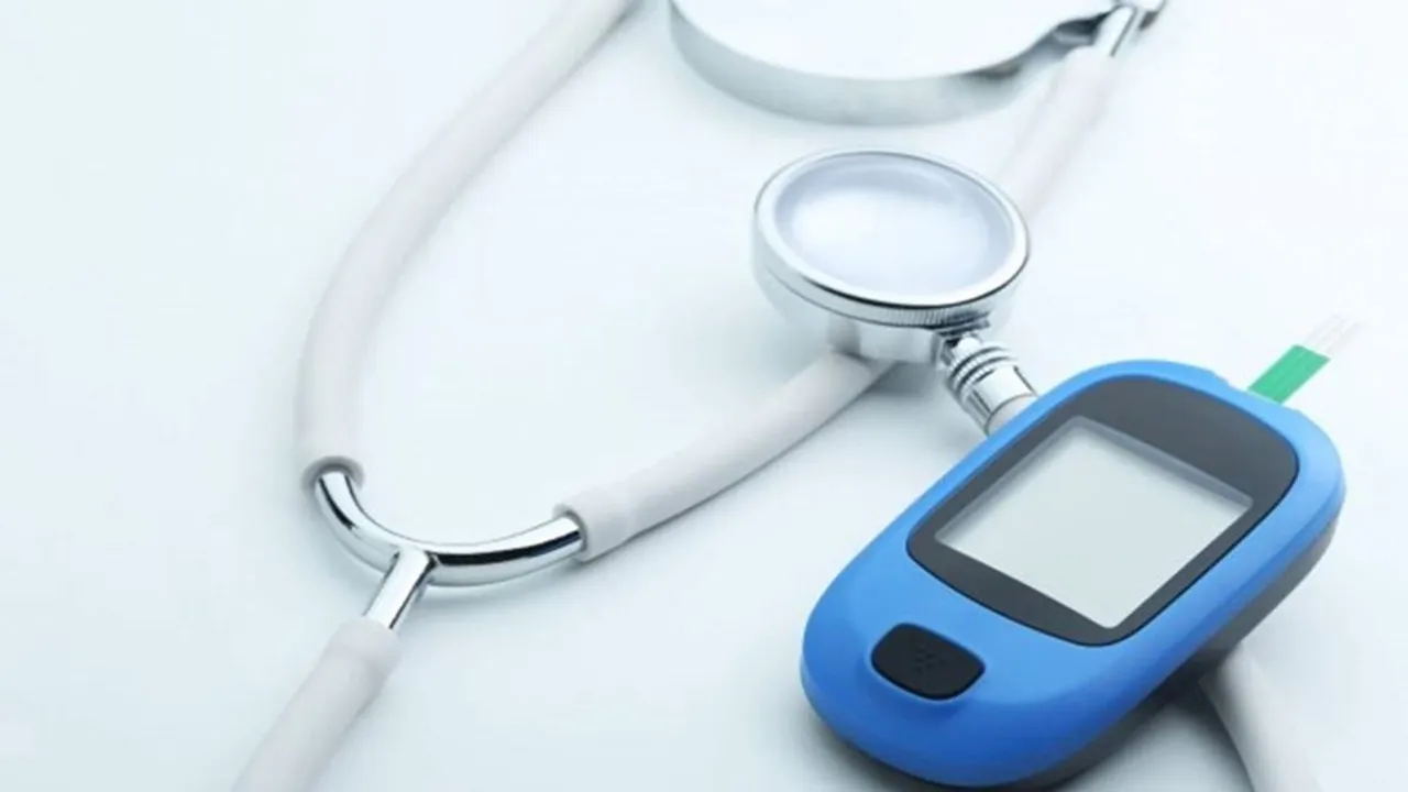 Benefits of Health Insurance, Health Insurance in India, Companies Layoffs, Individual Health Insurance Plans, Bajaj Capital, Health Expenditure, Insurance Policy, Insurance Benefits, हेल्थ इंश्योरेंस, पर्सनल हेल्थ इंश्योरेंस, छंटनी, गूगल, अमेजन, स्विगी