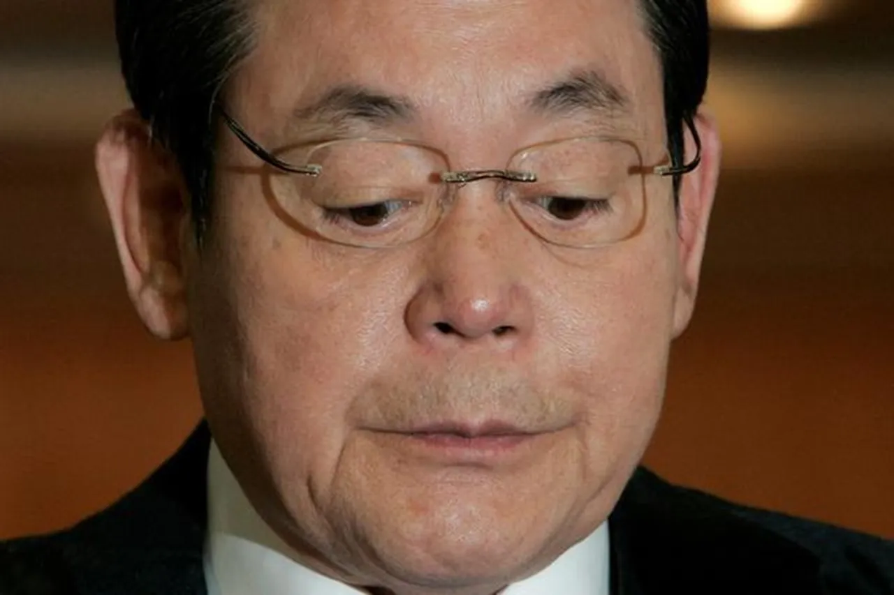 Samsung Lee family to pay more than 10800 crore usd inheritance taxes tax donate art