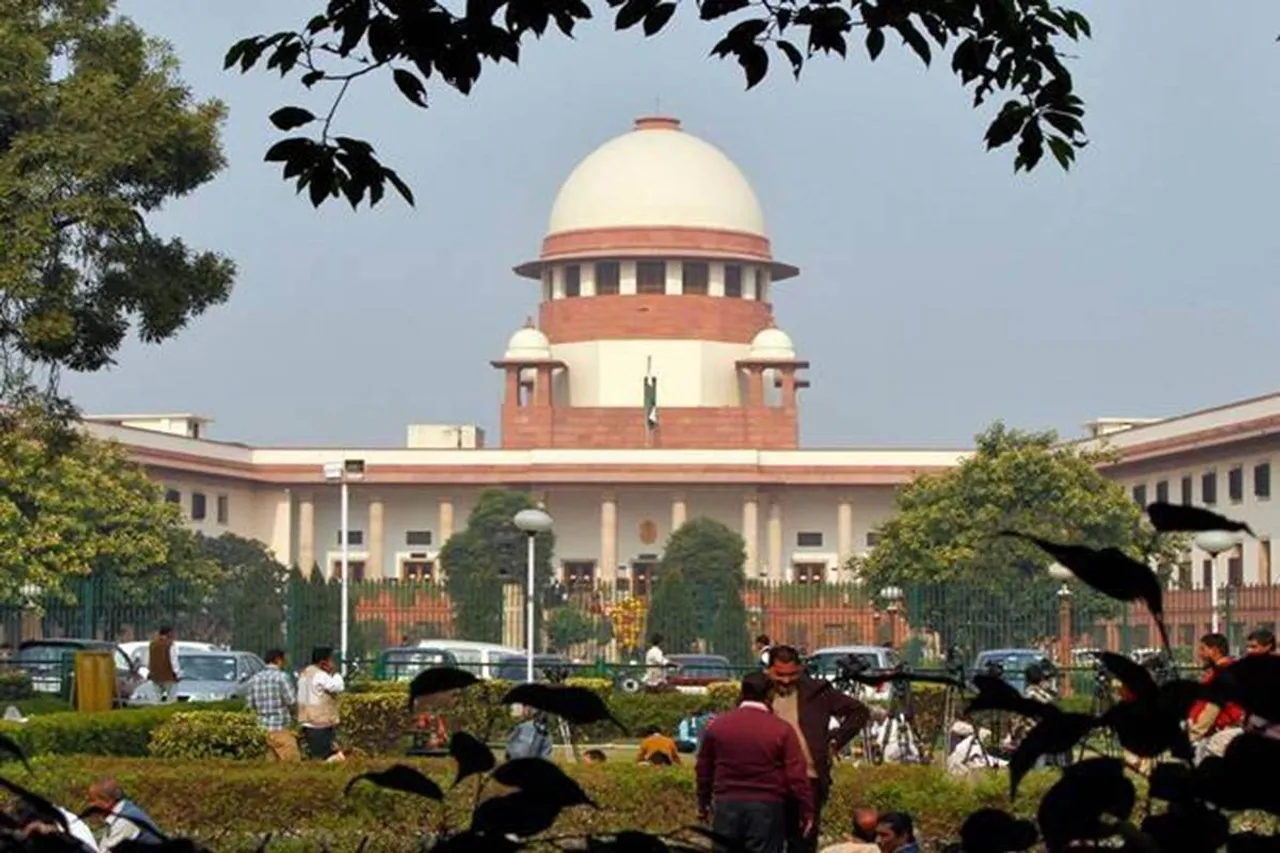 SC Warns Authorities: सुप्रीम कोर्ट की कड़ी चेतावनी, कोरोना से बेहाल लोगों की आवाज न दबाएं, ऐसी कोशिशें अदालत की अवमानना