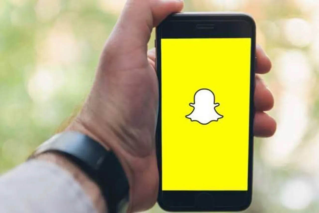 Snapchat brings new video feature called spotlight similar to tiktok viewers can earn money