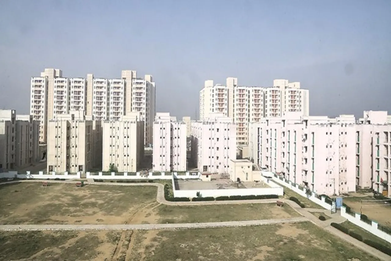 real estate, piyush goyal asks realtors to sell at ow price, realty sector