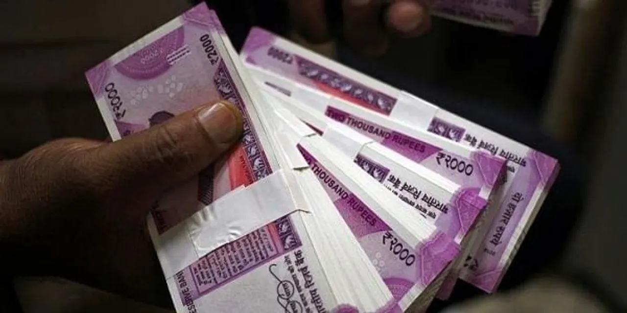 Investment Tips :बैंक एफडी के कम ब्याज से परेशान हैं तो सीनियर सिटिजन्स यहां लगाएं पैसा, सुरक्षा की पूरी गारंटी और महंगाई को भी मिलेगी मात