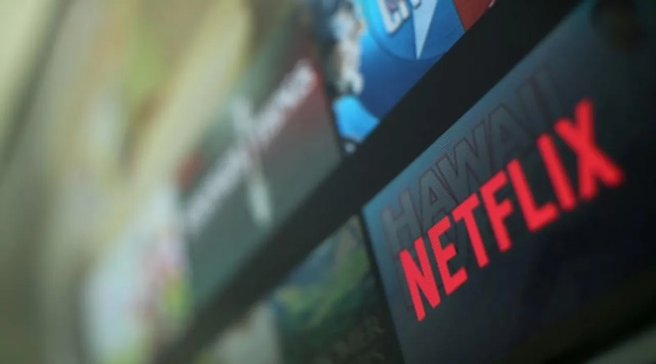 russia ukraine war affects Netflix loses 2 lakh subscribers and shares drop 25 percent