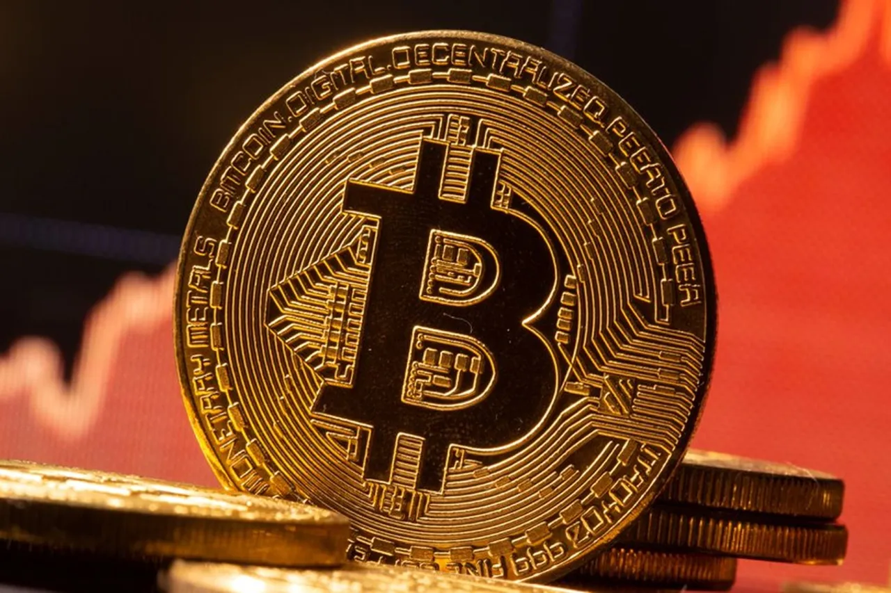 Bitcoin Closes in On record high after ETF Starts in U.S