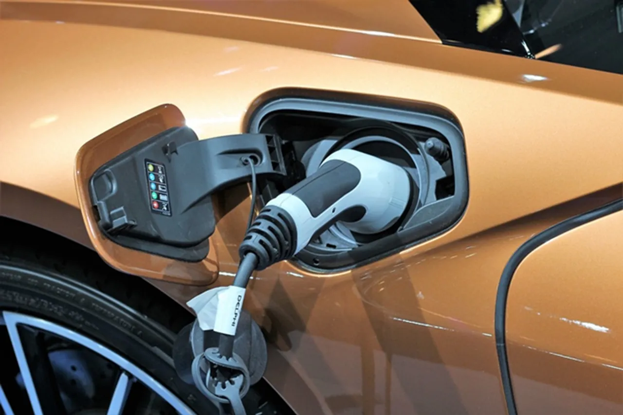 480 km driving range in just 10 minutes of charge!  Penn State University engineers have developed a new kind of battery