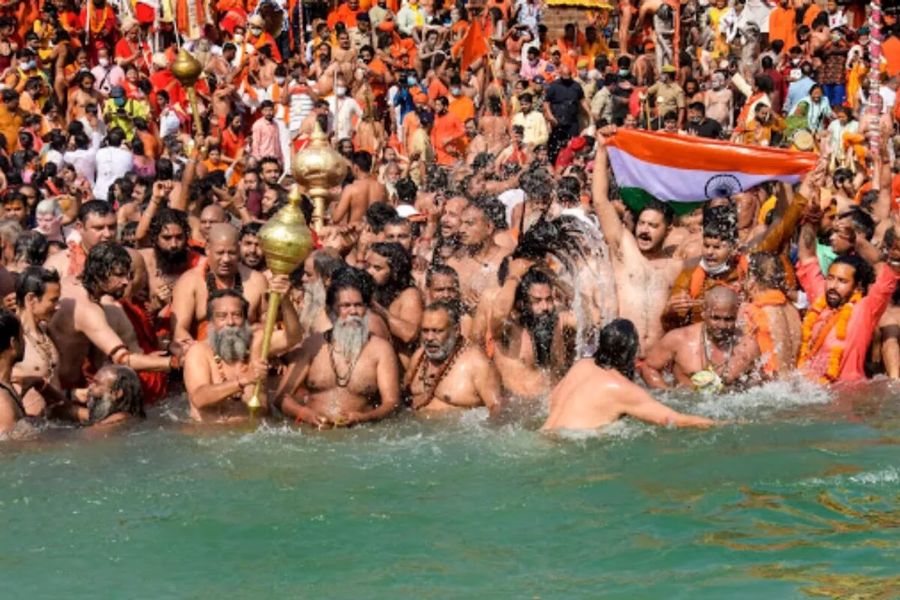 covid updates indian records more than 2 lakh cases on 17th april pm modi appealed to keep the religious event Kumbh Mela 2021 symbolic due to coronavirus