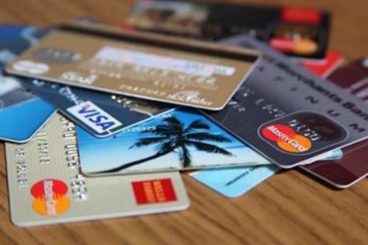Credit Card: क्रेडिट कार्ड को लेकर न पालें ये 5 गल​तफहमियां, जुटाएं सही जानकारी