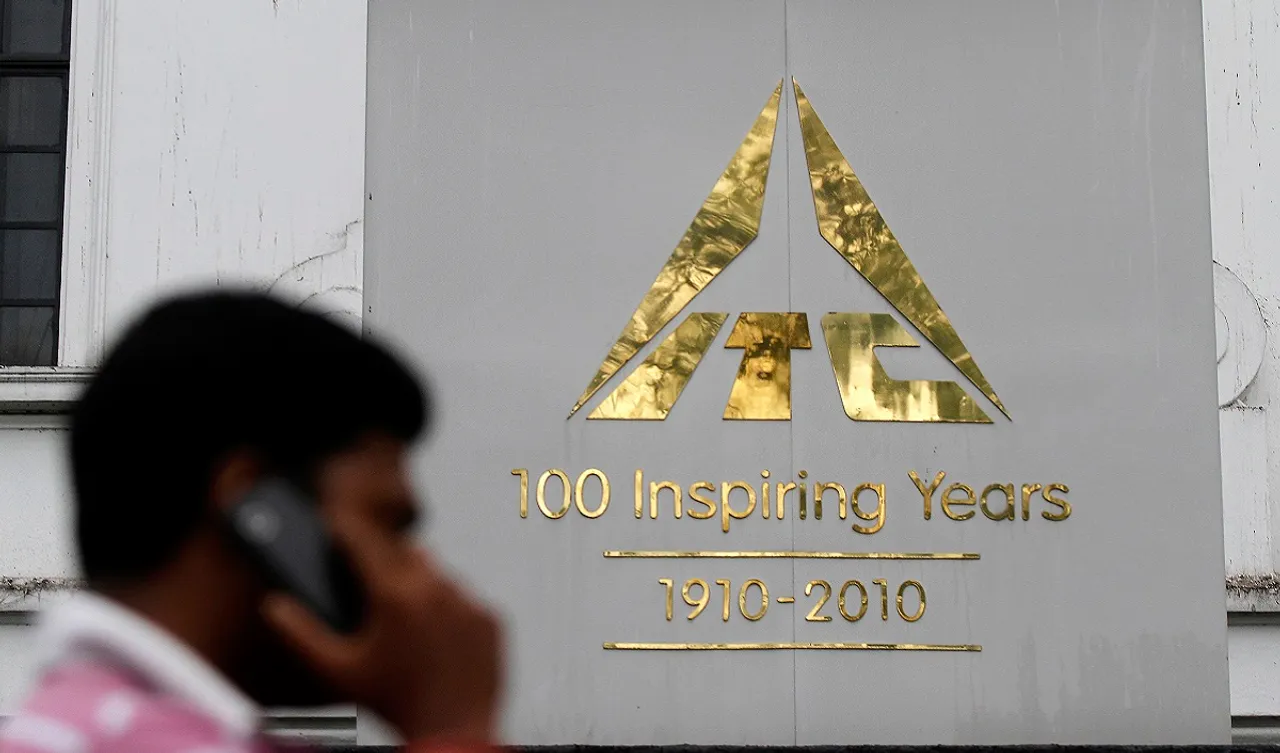 fmcg major ITC share price at new 52-week high, jumps 3 percent on rise in Q1 net profit should you buy sell or hold know here what expert suggests
