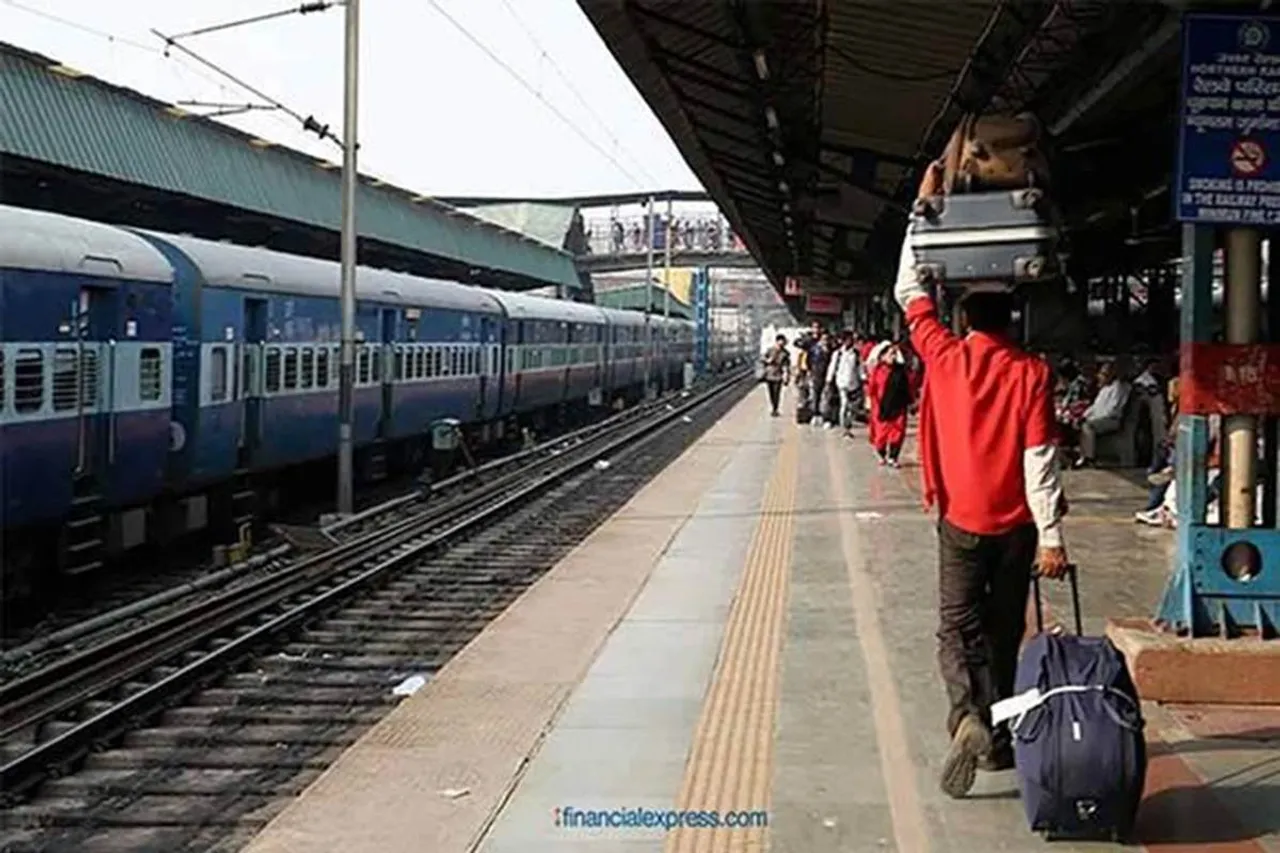 Indian Railway passengers, train ticket booking, sole contact number, mobile number for ticket booking