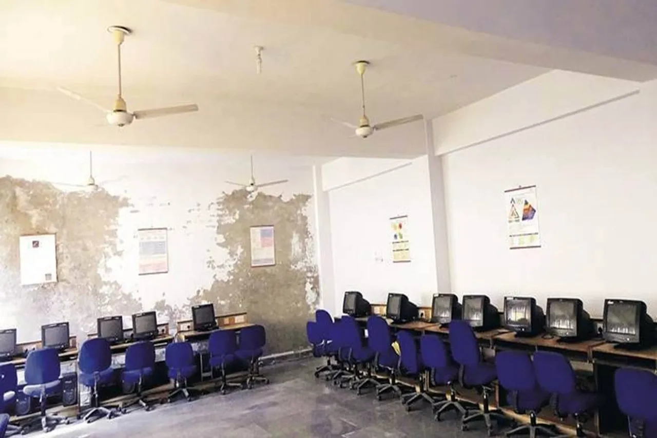 Engineering seats down to lowest in a decade 63 institutes to shut in 2021