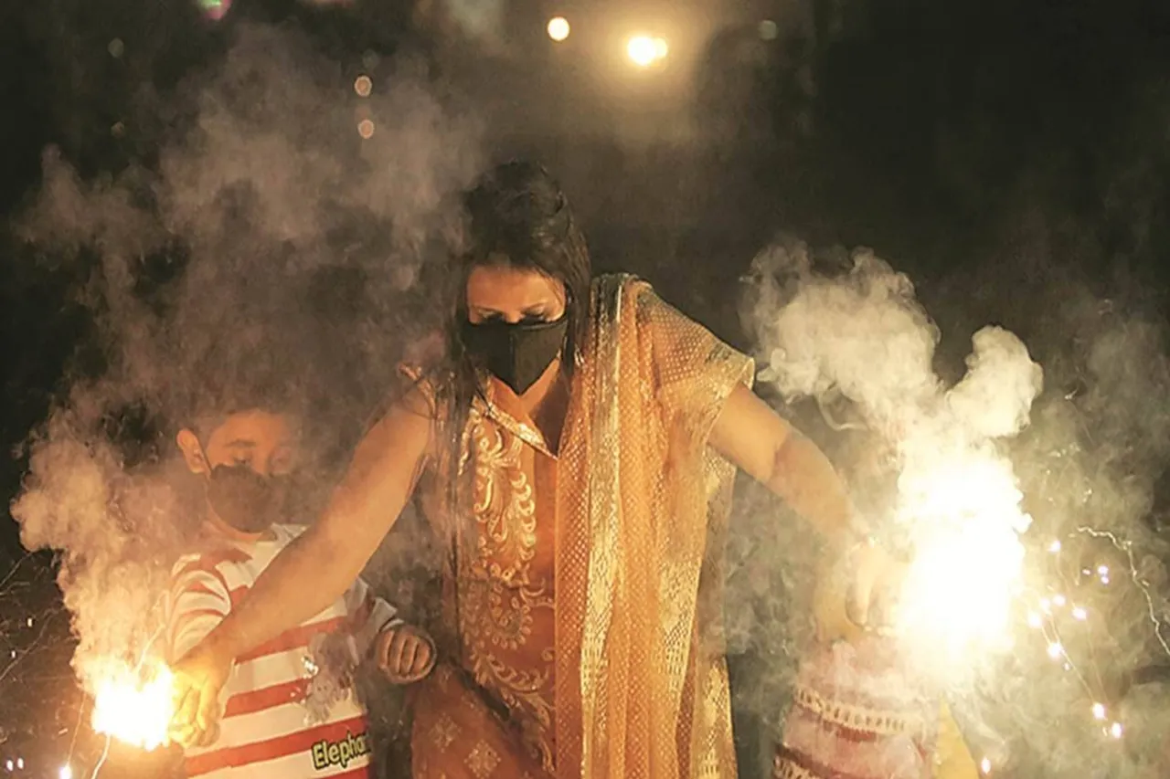Diwali Firecrackers Sale 2020 crackers industry badly hit by pollution cracker ban and coronavirus zero sales and crores of rupees wasted