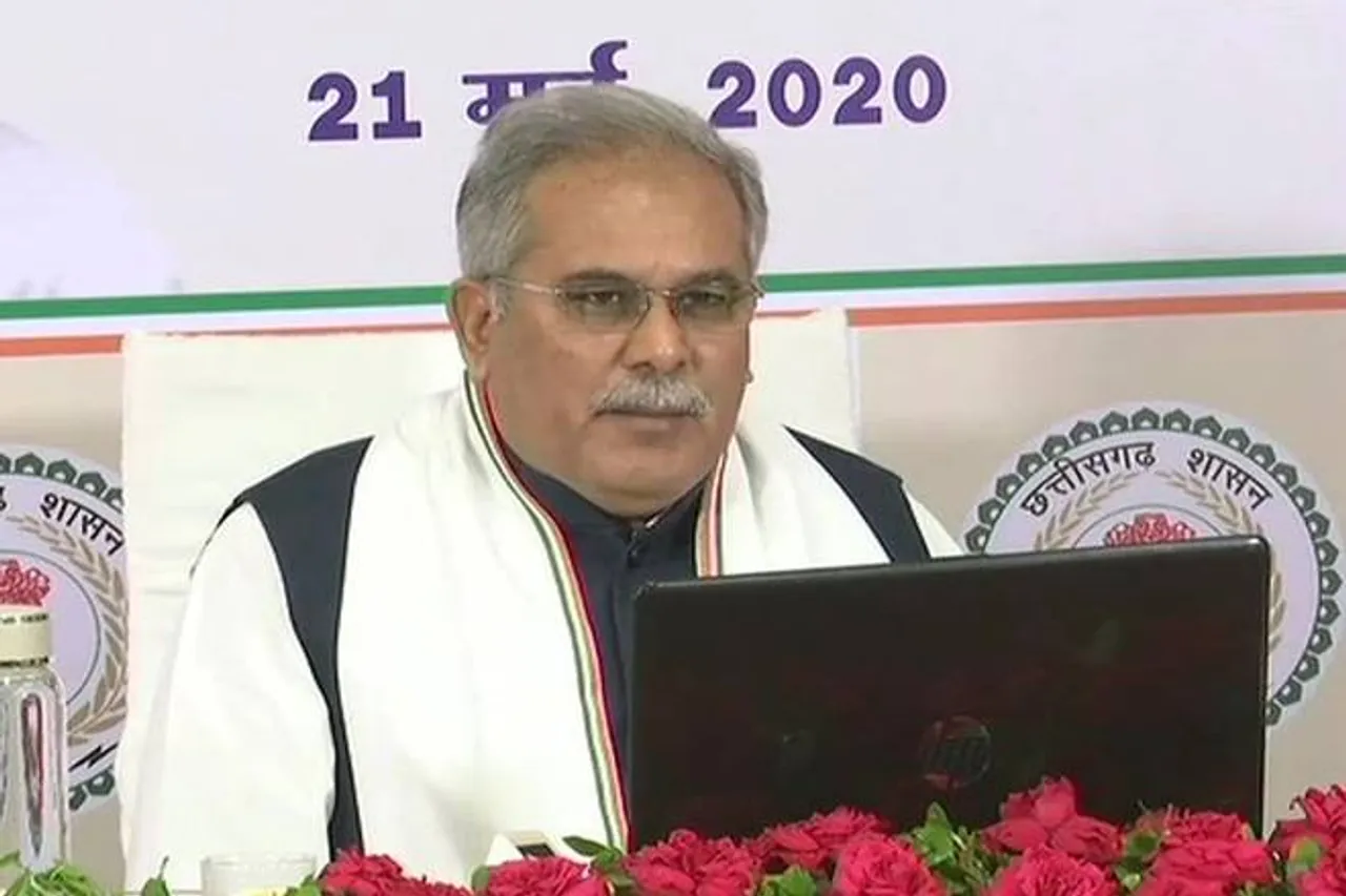 Chhattisgarh: Rajiv Gandhi Kisan Nyay Yojana launched by Chief Minister Bhupesh Baghel in Raipur, 19 lakh farmers will get 5700 crore rupee in their bank account in 4 installment