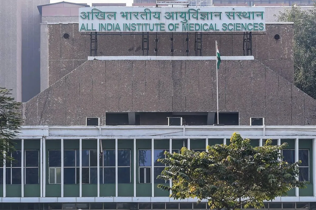COVID-19 Update: दिल्ली में AIIMS के 20 डॉक्टर और 6 छात्र कोरोना पॉजिटिव, देश की राजधानी में बढ़ता ही जा रहा है महामारी का कहर