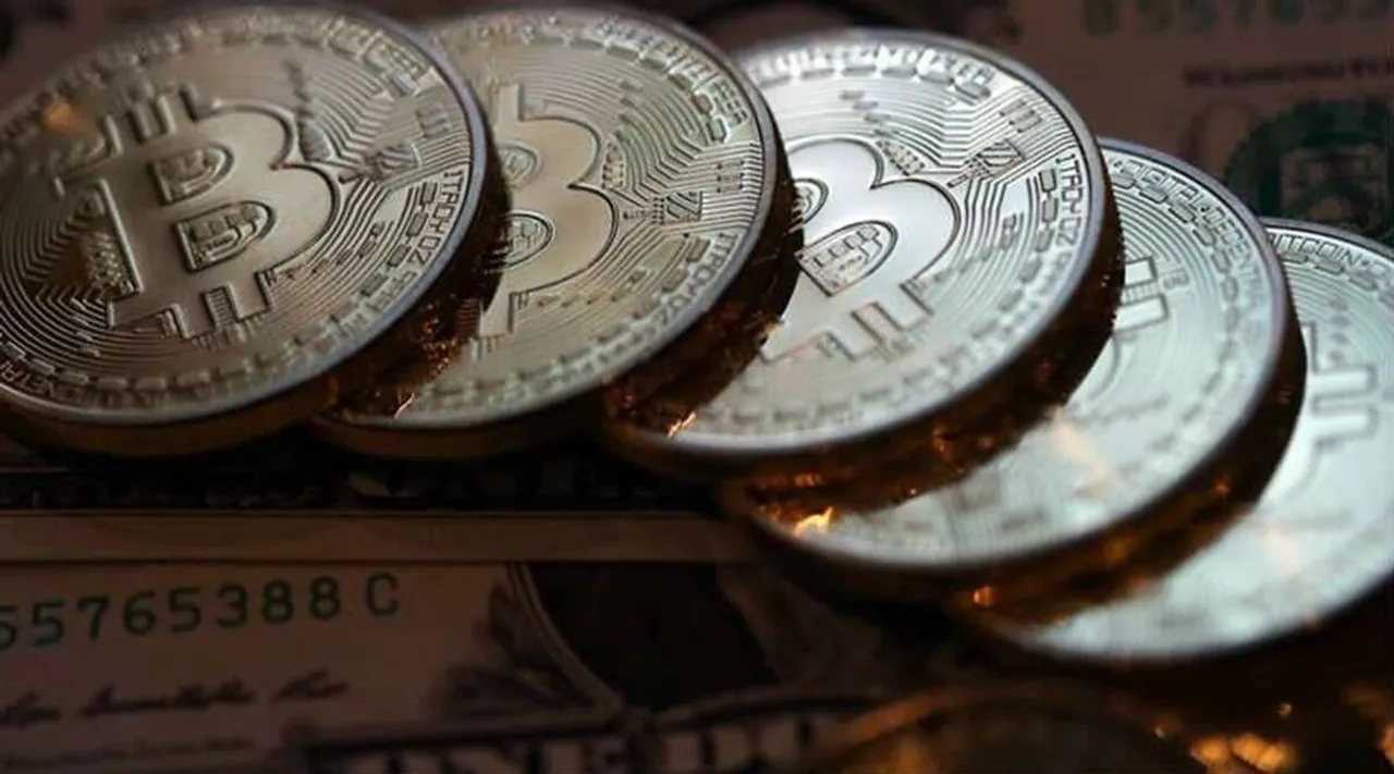 Cryptocurrency : क्रिप्टोकरेंसी की दुनिया में Bitcoin की बादशाहत को मिलने लगी चुनौती, Altcoin में बढ़ रहा है निवेश