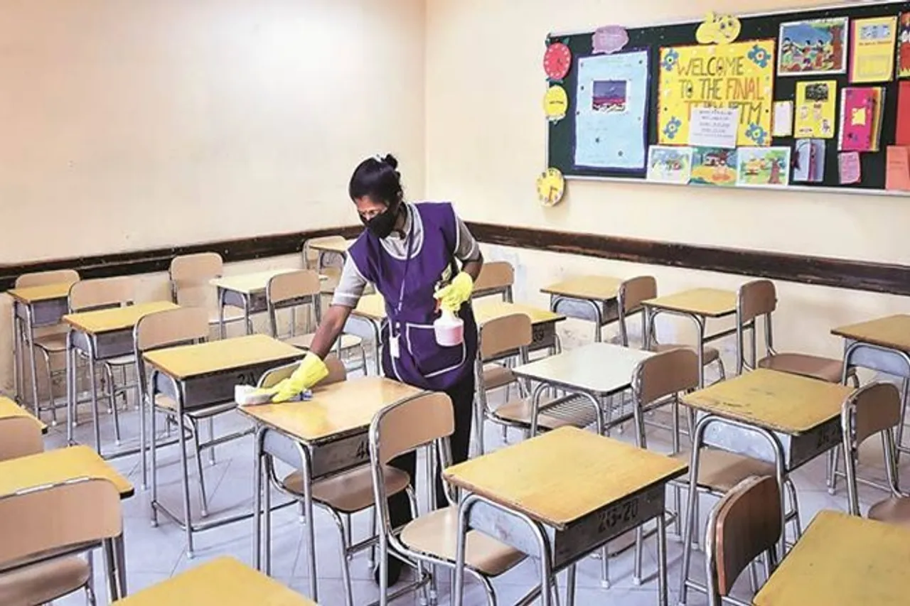 Health Ministry issues SOP for partial reopening of Schools for students of 9th-12th classes on a voluntary basis, for taking guidance from their teachers in the context of covid19