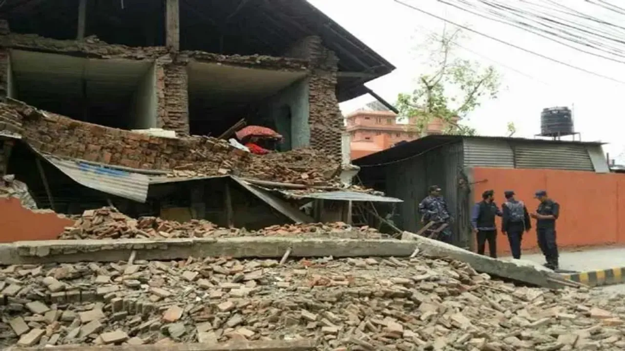 Earthquake, 6 people died, Nepal, Delhi-NCR, strong tremors, earthquake, magnitude 6.3, Richter scale,