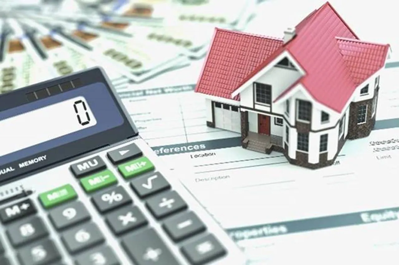 Fixed vs floating home loan interest rate: Which one should you opt for?