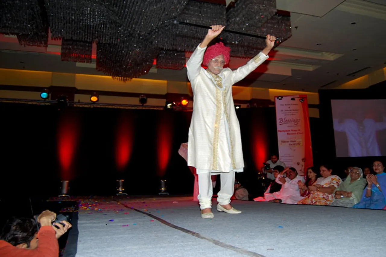 know about mahashiyan di hatti and how mdh founder spice king dharampal became highest paid ceo in fmcg sector