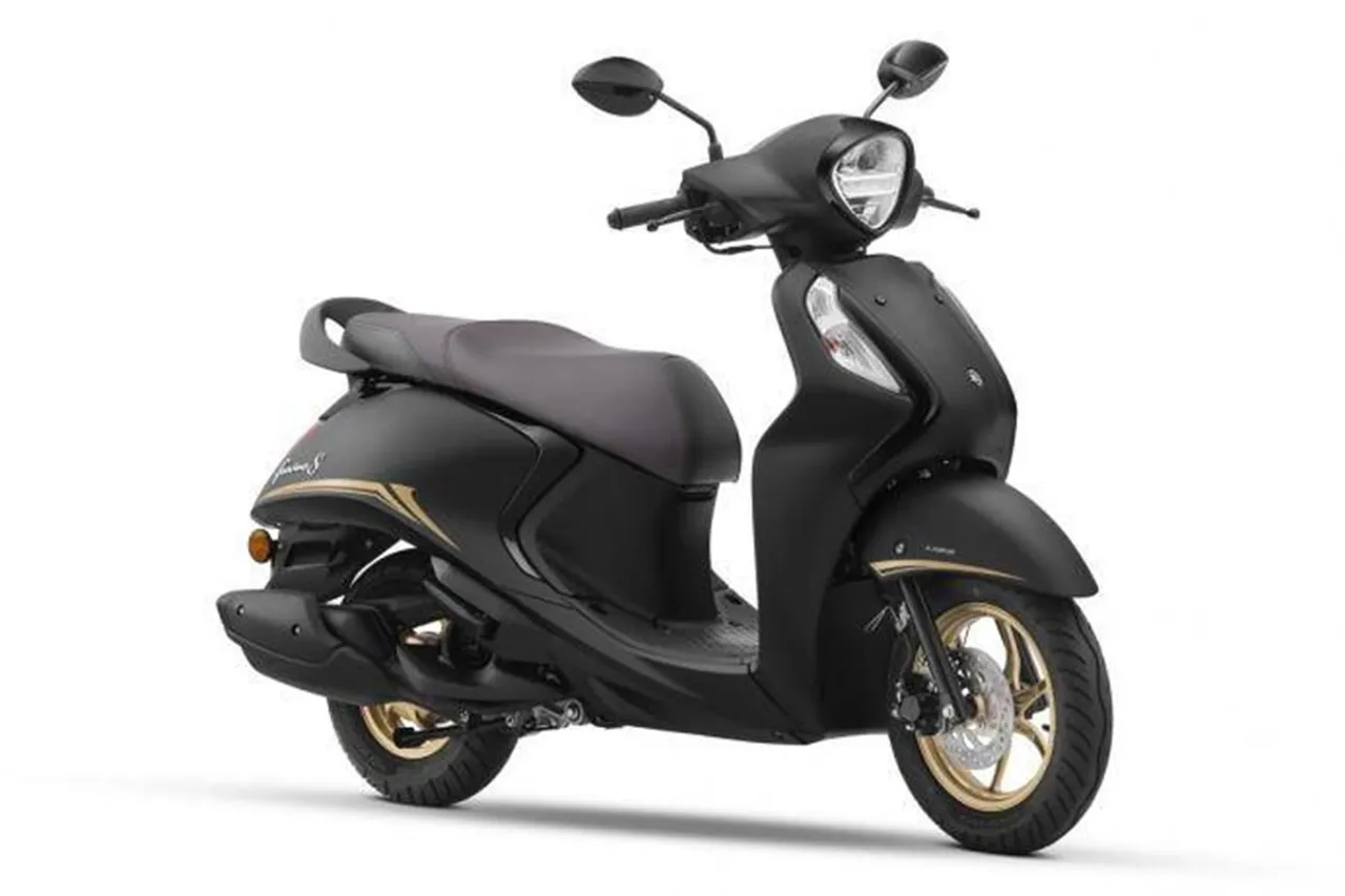 Yamaha has special offer on its scooters for frontline workers will get five thousand rupees discount