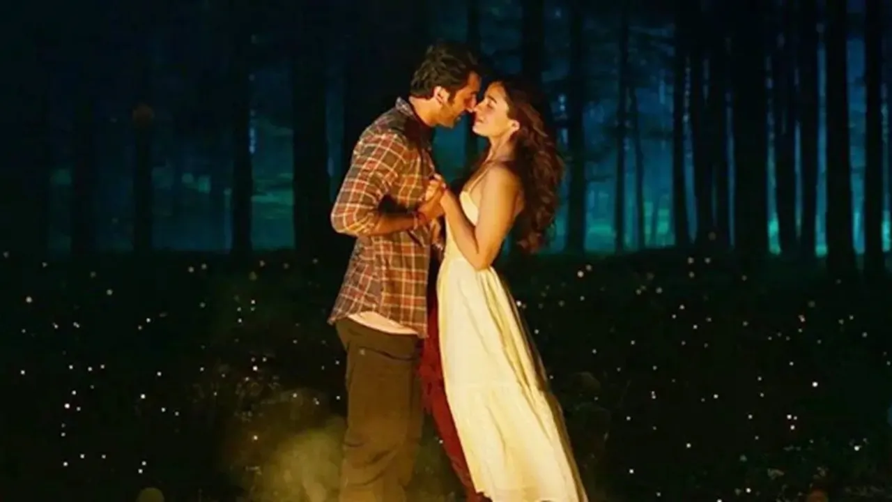Brahmastra Movie 1st Day, Review, Collection Trend: 410 करोड़ की फिल्‍म बनेगी बॉलीवुड के लिए 'ब्रह्मास्त्र'? रिव्‍यू, एडवांस बुकिंग और कमाई का ट्रेंड