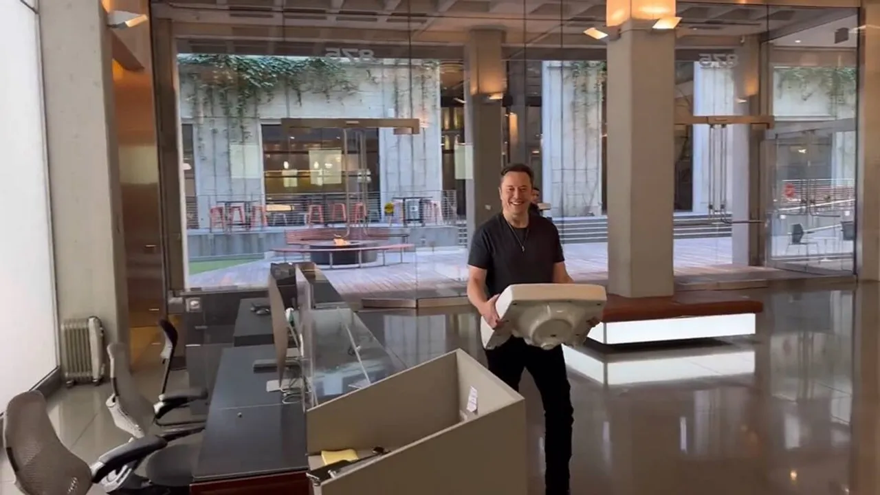 Elon Musk Video: हाथ में सिंक लेकर ट्विटर हेडक्वॉर्टर पहुंचे एलन मस्‍क, प्रोफाइल का बायो बदलकर 'Chief twit' किया