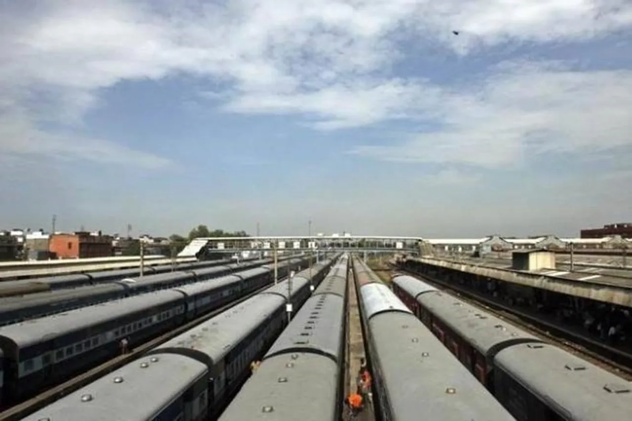 Summer Special Trains: रेलवे चलाएगी समर स्पेशल गाड़ियां, यहां देखिए इन ट्रेनों की लिस्ट, समय, रूट और तमाम जरूरी जानकारियां