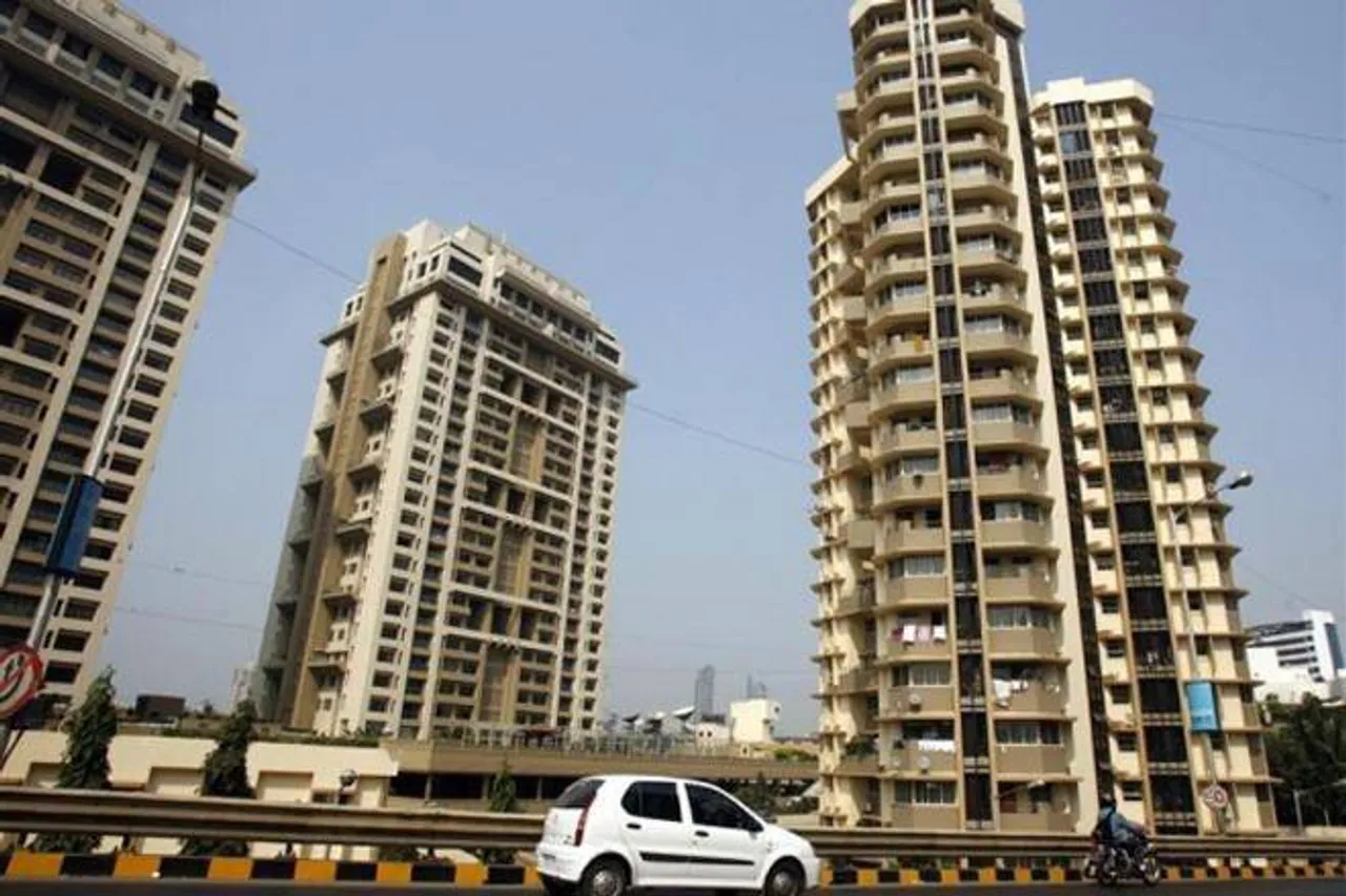 Noida Property : नोएडा-ग्रेटर नोएडा में प्रॉपर्टी ट्रांसफर चार्ज हटेगा या नहीं? यूपी सरकार कल ले सकती है फैसला