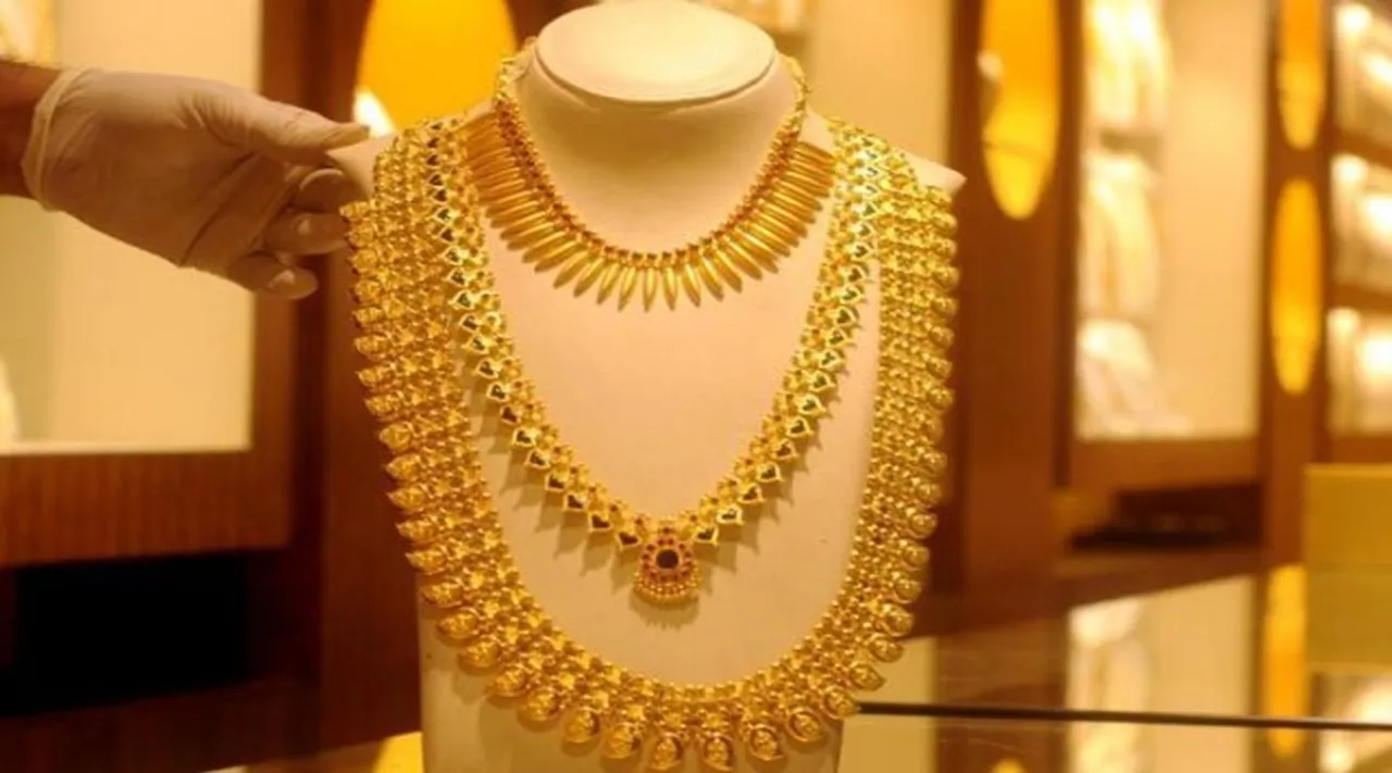 Gold and Silver Price Today Gold slips silver sheds check 10 gram gold price today in delhi