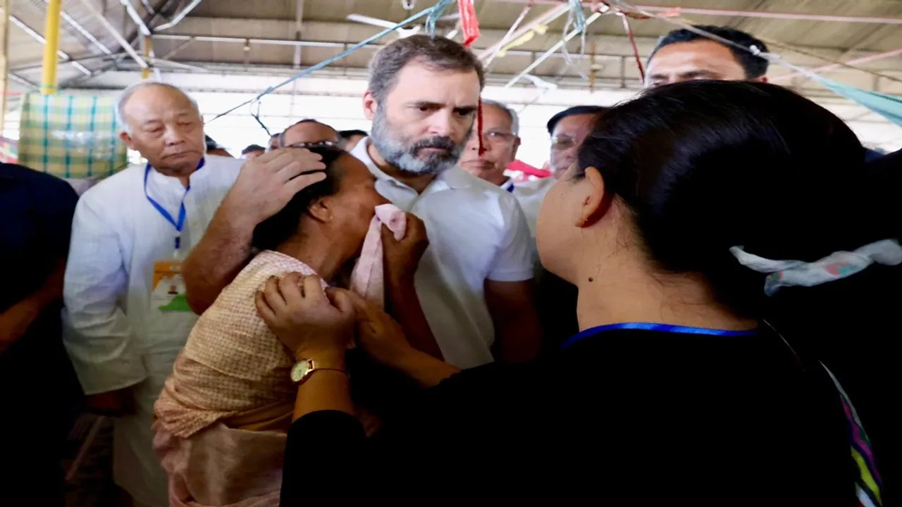 Rahul Gandhi, Imphal, Manipur relief camps, Moirang relief camp, Manipur civil society, Churachandpur, Manipur Violence, मणिपुर, मेतेई, Meitei, कुकी, Kuki, मणिपुर हिंसा, राहुल गांधी मणिपुर दौरा, इंफाल, चुराचांदपुर, मणिपुर रिलीफ कैंप, मणिपुर राहत शिविर, कांग्रेस, Congress, मोदी सरकार, अमित शाह, Modi Govt, Amit Shah, मोइरंग रिलीफ कैंप, राज्यपाल, अनुसुइया उइके, राज्यपाल से मिले राहुल गांधी, Rahul Gandhi Meets Manipur Governor, Anusuiya Uikey