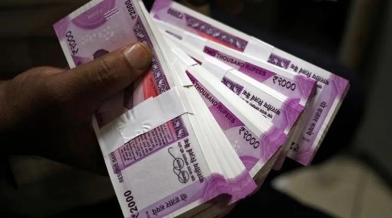 FD Investment Risk know here about safe considerd investment optin fixed deposit associated risk