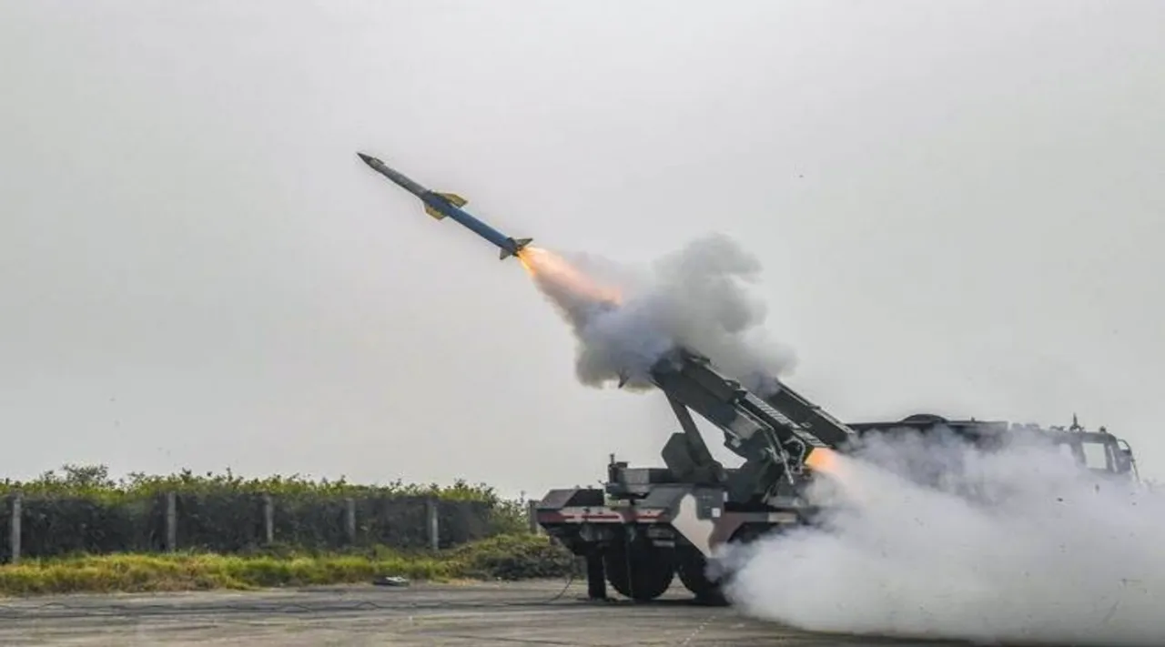 Defence Stocks: सरकार के स्वदेशी थीम से इन डिफेंस शेयरों की बढ़ेगी चमक, पोर्टफोलियों को देंगे सुरक्षा, साथ ही कराएंगे कमाई