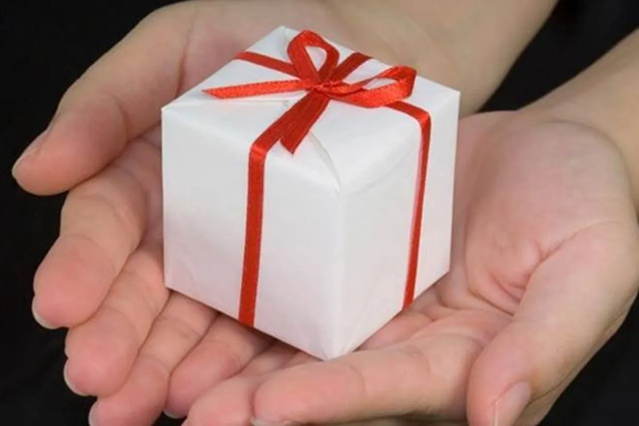 Income Tax saving gifts from relatives are exempted from tax know which gifts will attract taxes