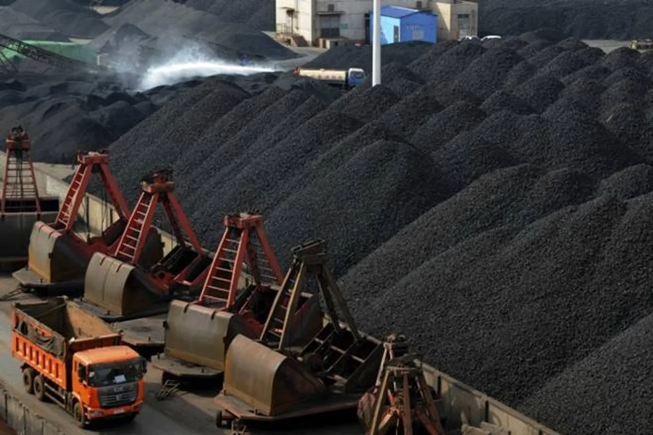 Coal India के शेयरों में एक महीने में 27% की रैली, 52 हफ्ते के शिखर पर पहुंचे इस शेयर में अभी और कितनी हो सकती है कमाई?