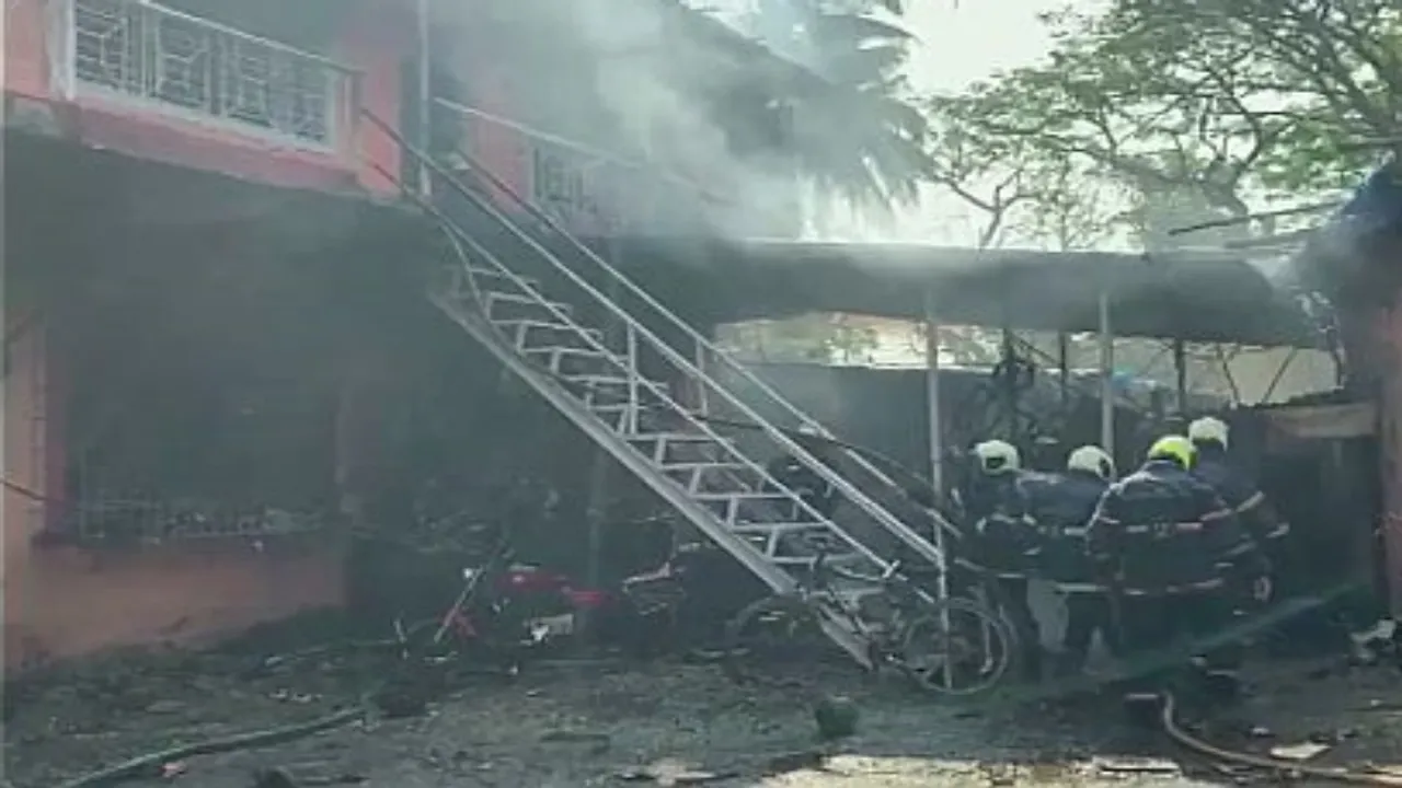 Mumbai Cylinder Blast, BMC, Explosion, LGP cylinder,Chhabildas English Medium School, school, Dadar, 3 injured