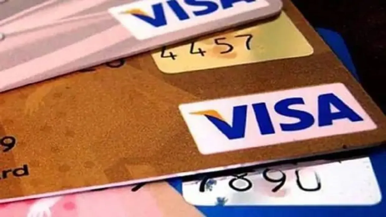 Credit card or Debit card: दोनों के अपने अलग फायदे हैं, लेकिन इन बातों का ध्यान रखना है जरूरी