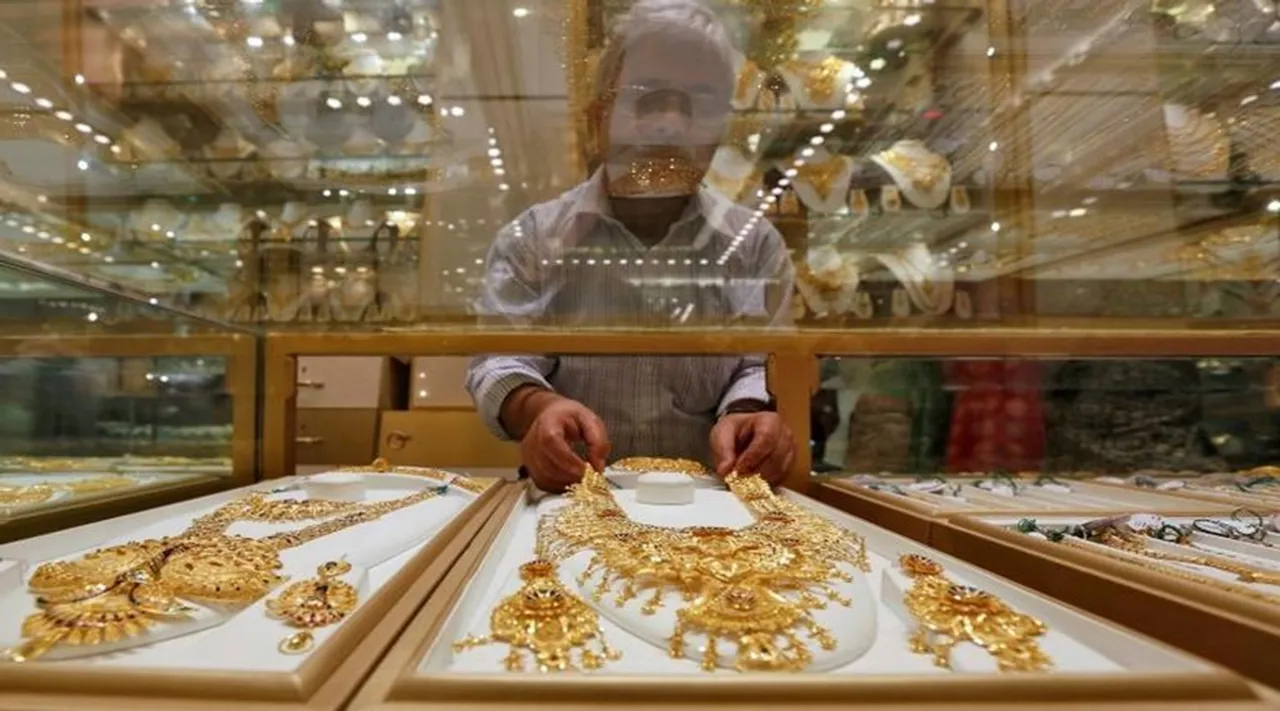Gold and Silver Price Today Gold gains silver falls check 10 gram gold price today in delhi