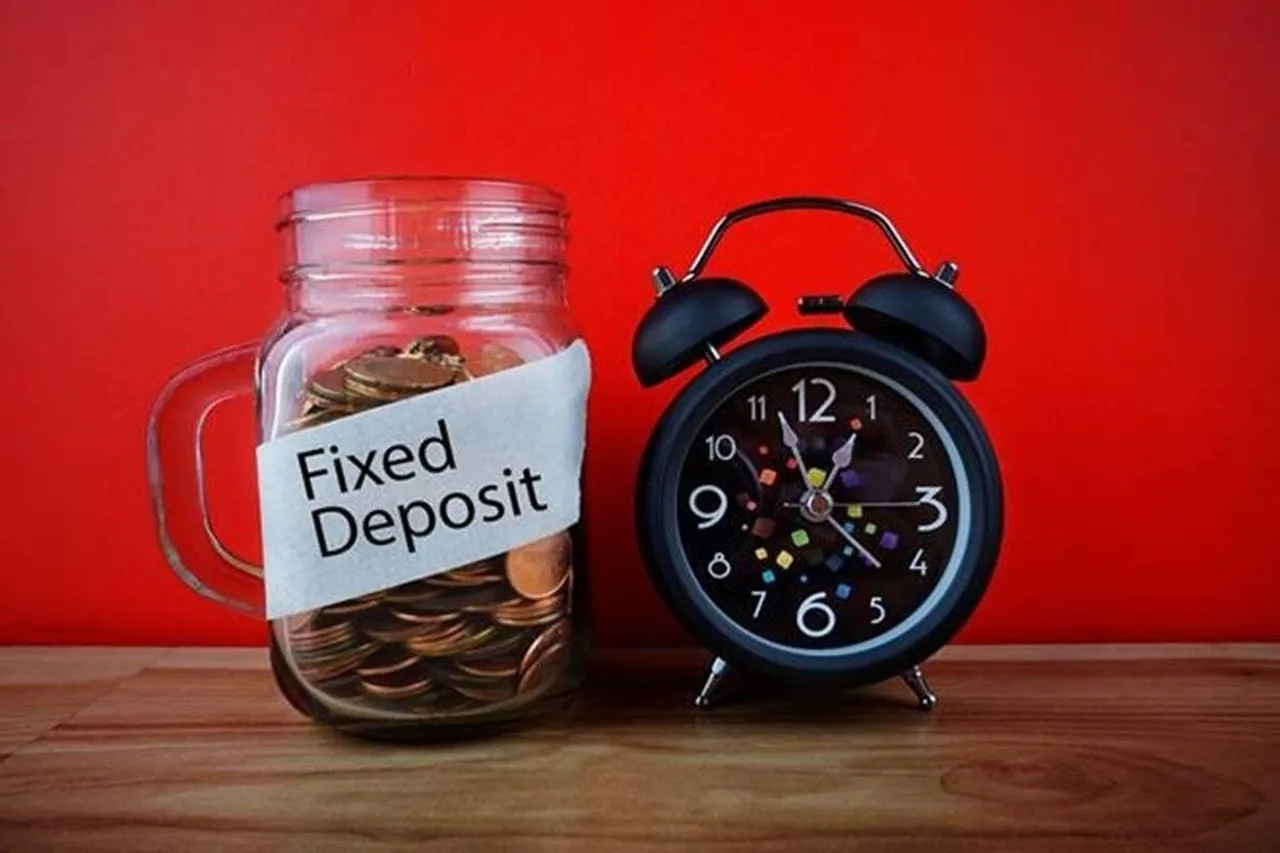 upto 1 pc extra inerest on Fixed deposit for senior citizen, Bank of baroda special FD scheme for senior citizen, HDFC bank special FD scheme for senior citizen, ICICI bank special FD scheme for senior citizen