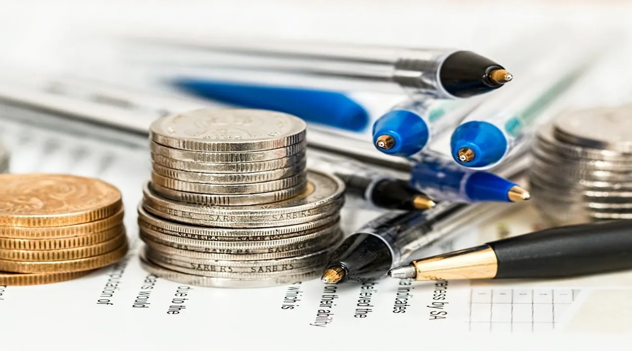 Equity Vs Debt Vs Gold Vs Crude: बजट के बाद कैसा हो एसेट अलोकेशन, कहां कितना लगाएं पैसे