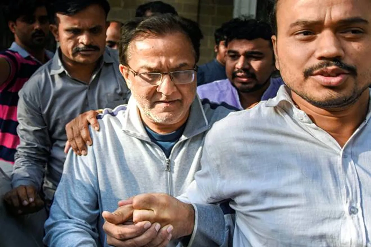 Yes Bank scam CBI searches 7 locations in Mumbai bank founder Rana Kapoor's family named as accused in FIR