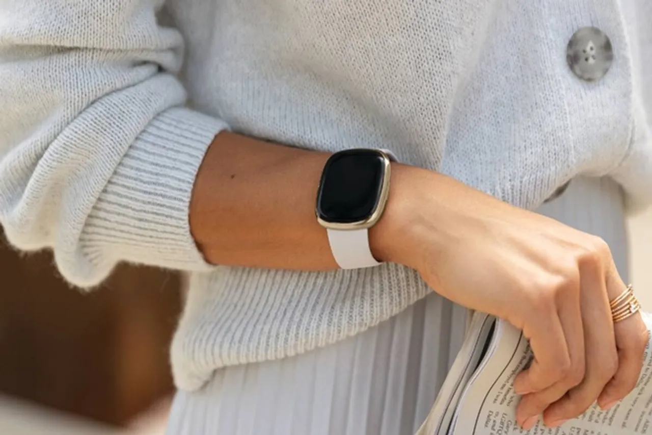 fitbit launches new fitness products in india with heart rate monitoring know price features