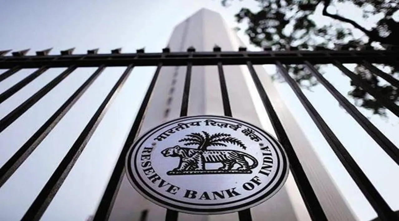 Axis Bank Chief Economist Says RBI to hike rates by 0.35-0.50 pc at August 5 review
