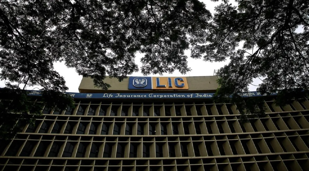 LIC में 5% तेजी, शेयर 700 रुपये के पार, नुकसान की हल्की भरपाई पर बेच दें या अभी बने रहें