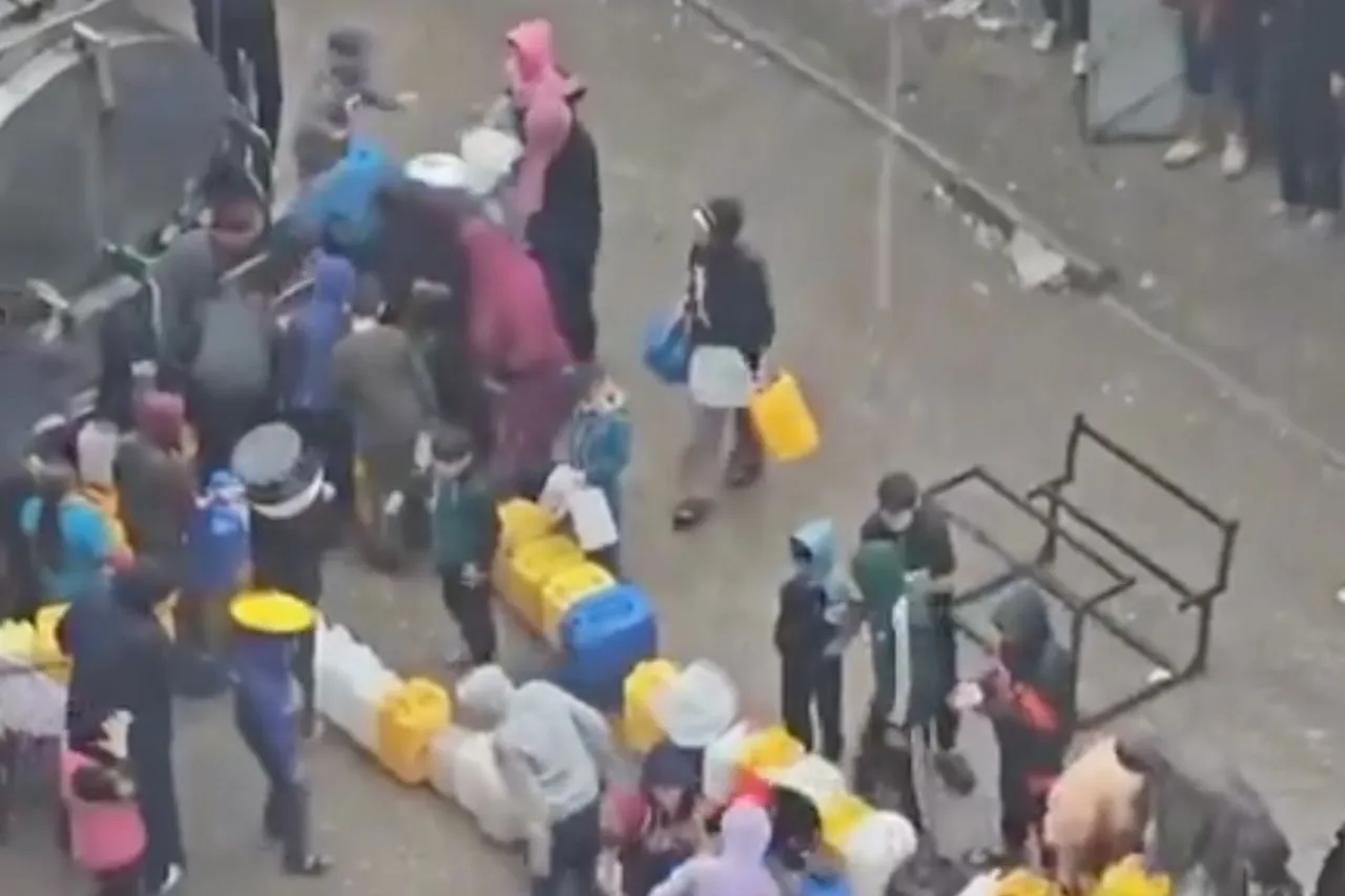 Gaza floods235