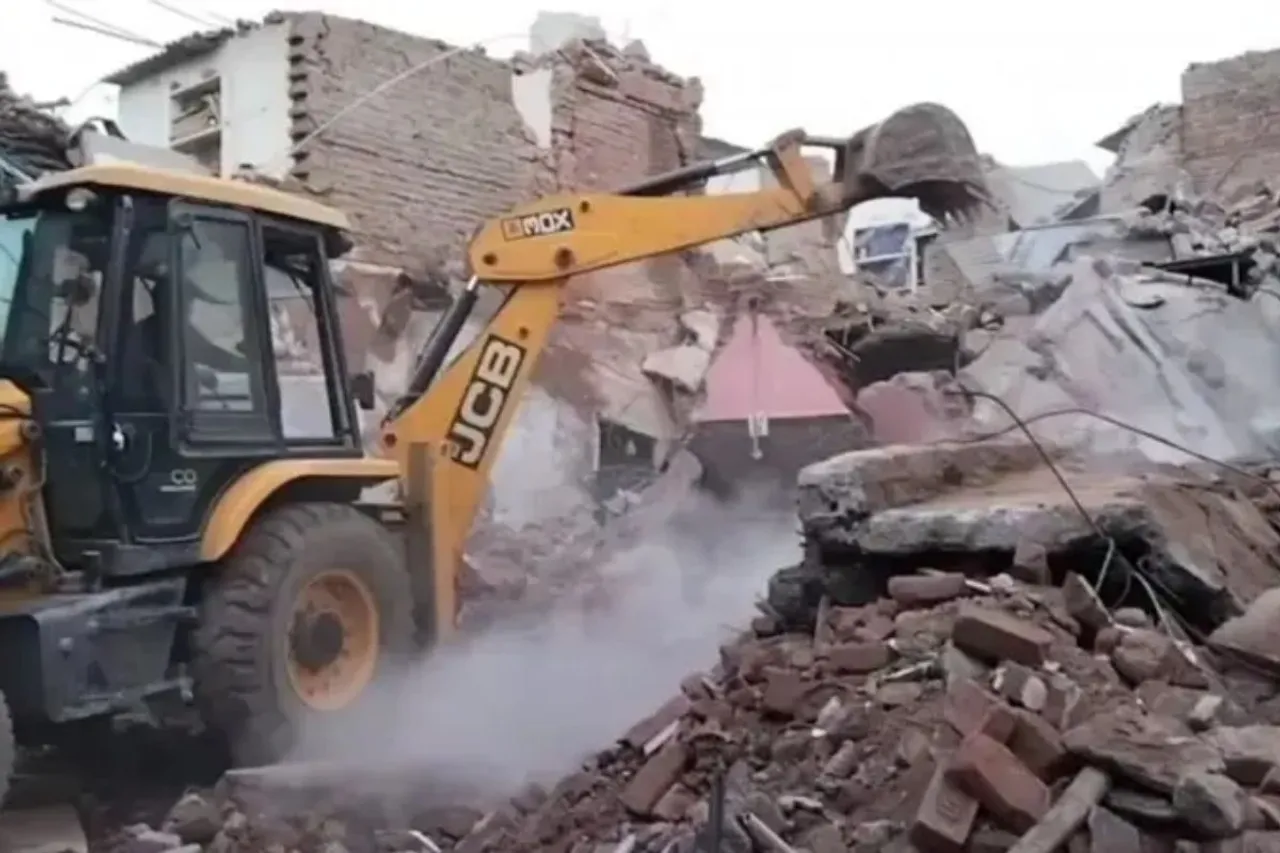 Explosion in Morena MP, two women died, several houses collapsed