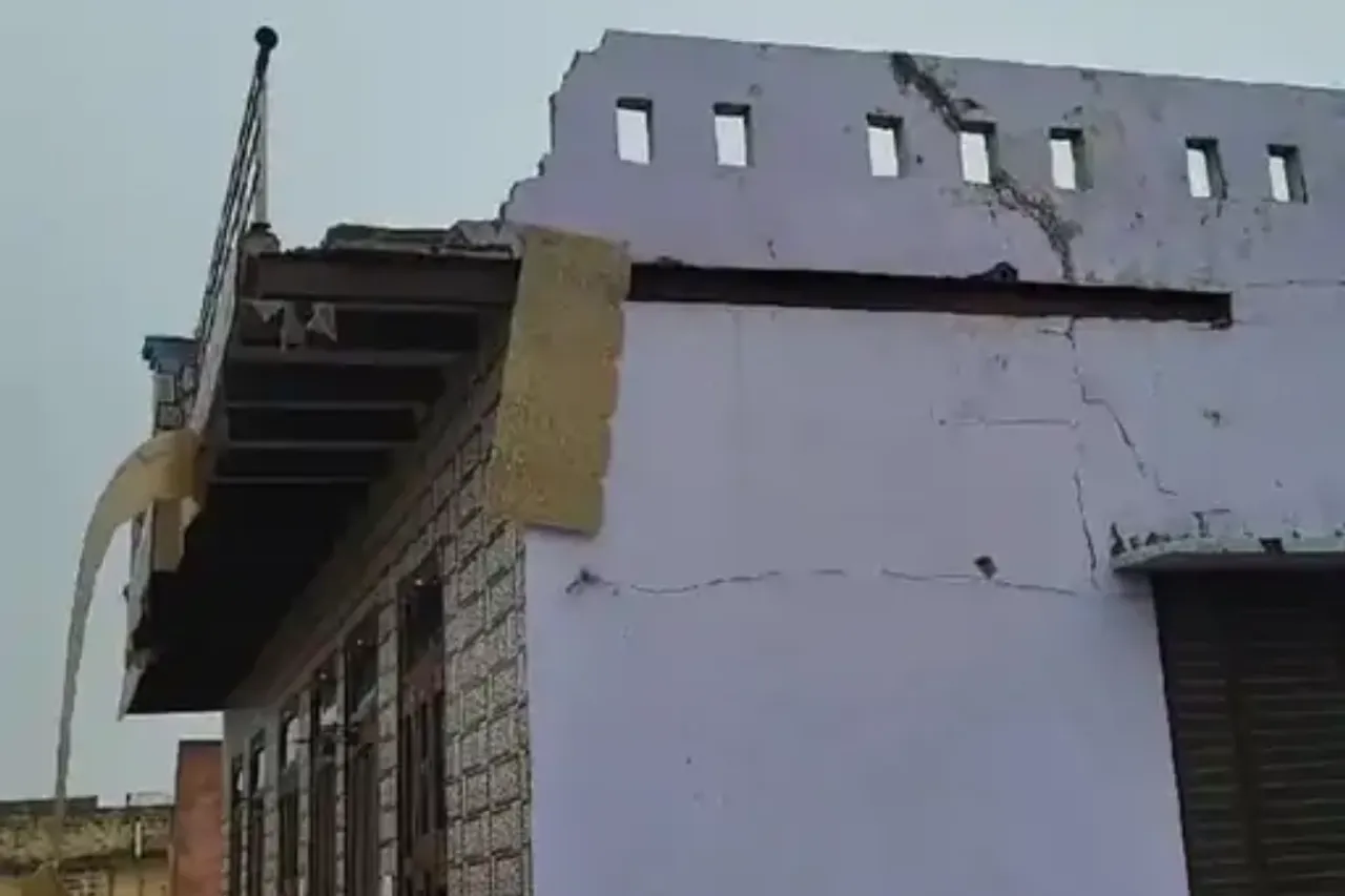 Lightning strikes house in Rohtak. 