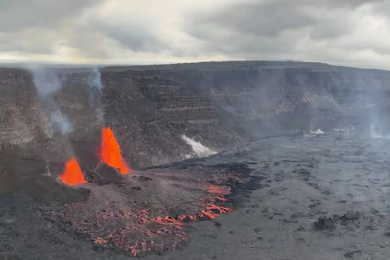 The Kilauea volcano in Hawaii releasing lava
