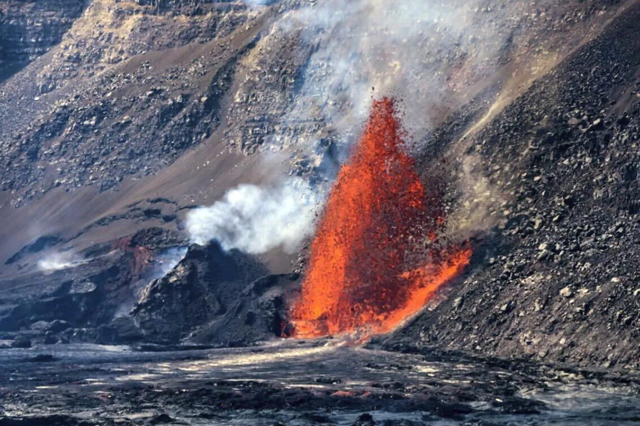 The Kilauea volcano in Hawaii releasing lava1
