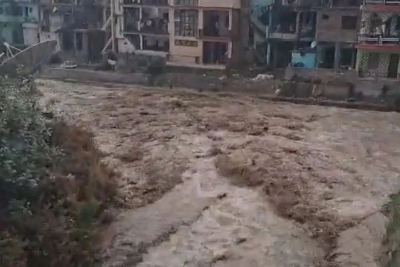 Uttrakhand fighting forest fires and flash floods at the same time