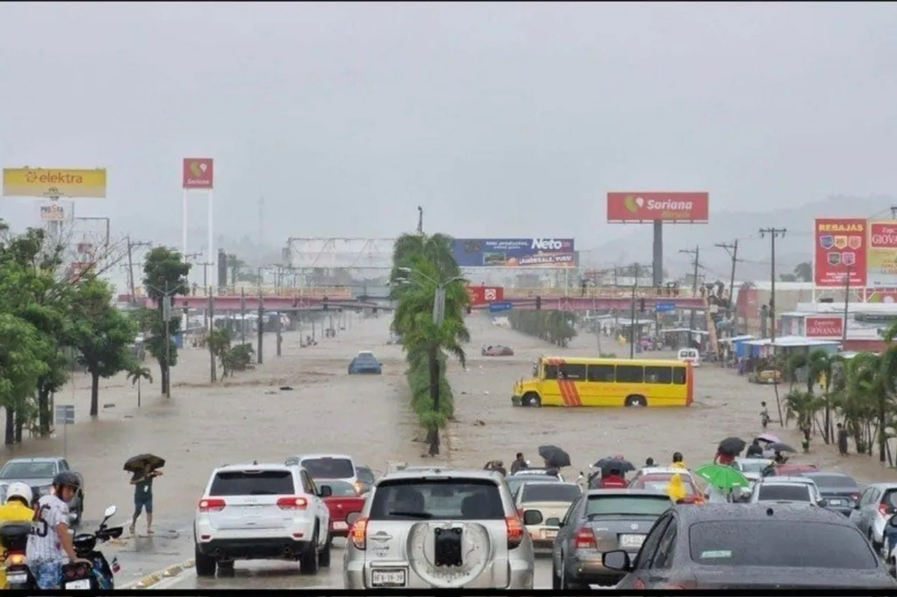 At least 10 dead, 40 neighborhoods flooded one and a half meters under water, 40 thousand without electricity, the international airport of Acapulco is under water